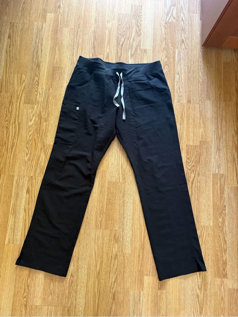 FIGS Technical Collection Scrub Pants – Black – Size Large - Picture 2 of 5